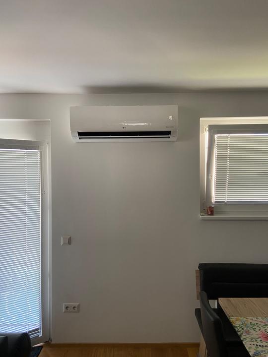 LG Wandgerät im Esszimmer